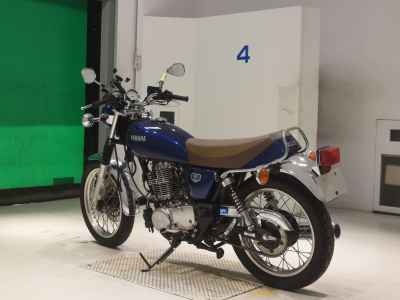 Yamaha SR400 2021