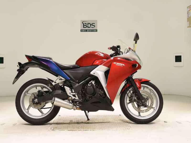 Honda CBR250R 2011
