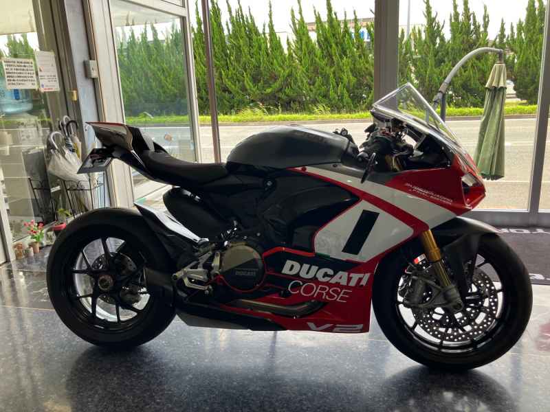 Ducati Panigale V2 F 2025