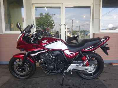 Honda CB400 Super Boldor 2022