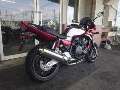 Honda CB400 Super Boldor 2022
