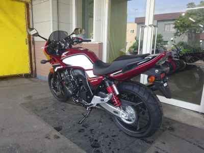 Honda CB400 Super Boldor 2022