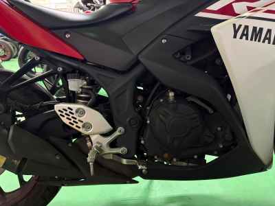 Yamaha YZF-R25 2015