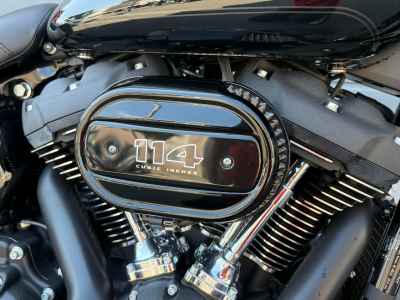 Harley-Davidson Heritage FLHCS1870 2024