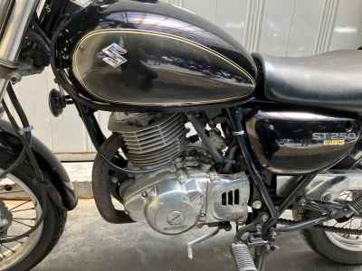 Suzuki ST250E
