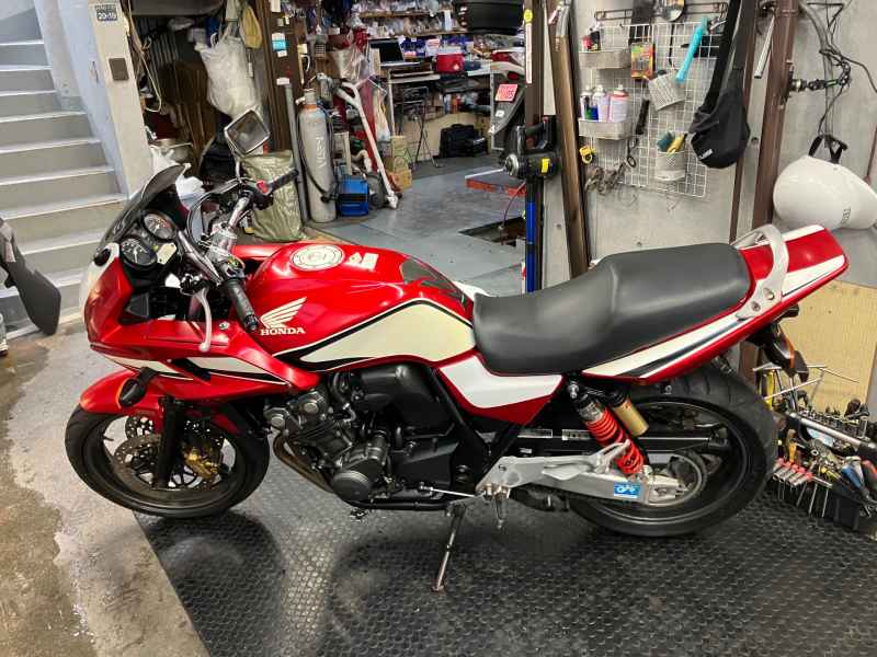 Honda CB400 Super Boldor 2011