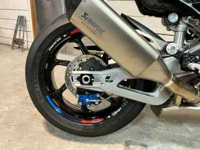 BMW M1000RR 2025