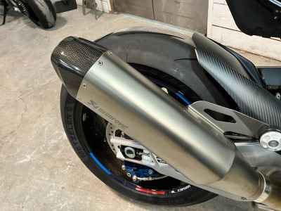 BMW M1000RR 2025