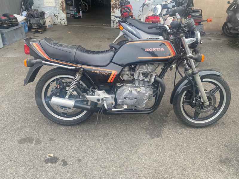 Honda CB250 Super Hawk