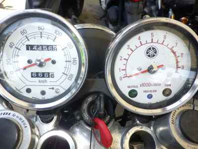 Yamaha SR400 2020