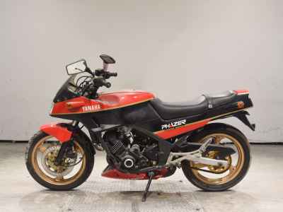 Yamaha FZ250 Fazer