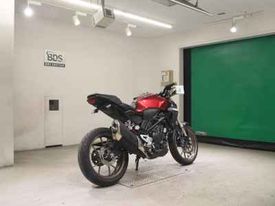 Honda CB250R 2019