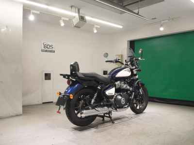 Royal Enfield Super Meteor 650 2024