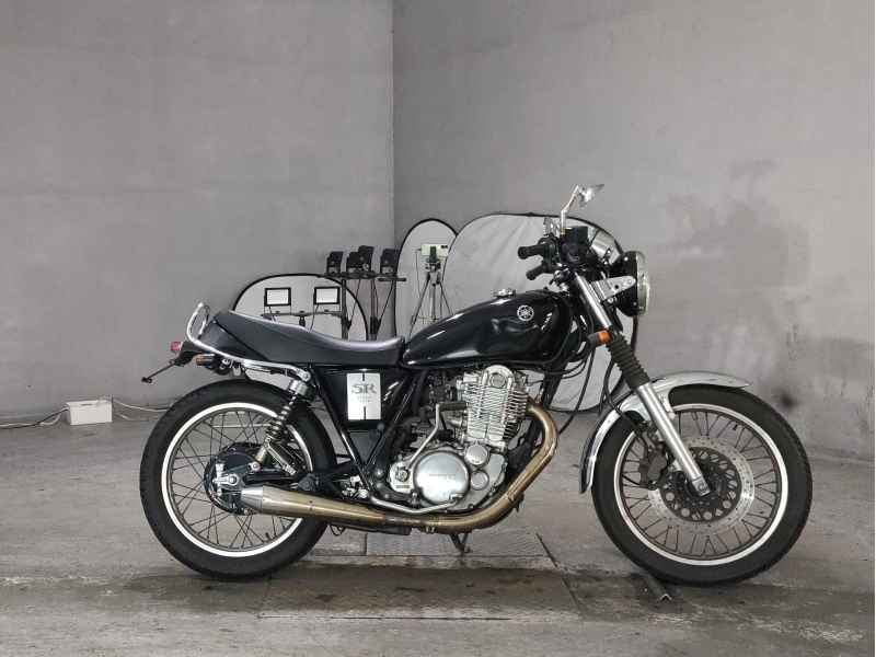 Yamaha SR400 2019