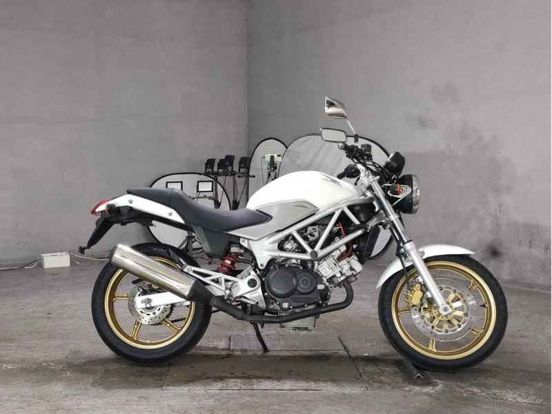 Honda VTR250 2011
