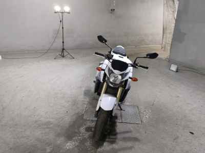 Suzuki GSR750 2015