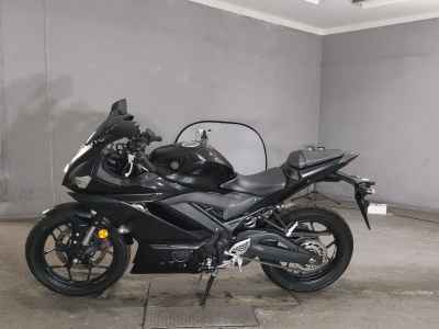 Yamaha YZF-R25 2021