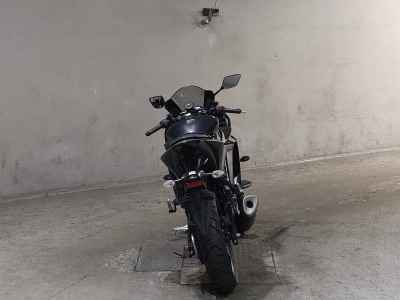 Yamaha YZF-R25 2021