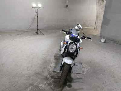 Suzuki Gladius SFV400