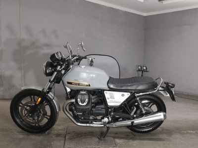 Moto Guzzi V7 2018