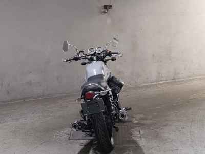 Moto Guzzi V7 2018