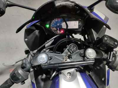 Yamaha YZF-R25 2015