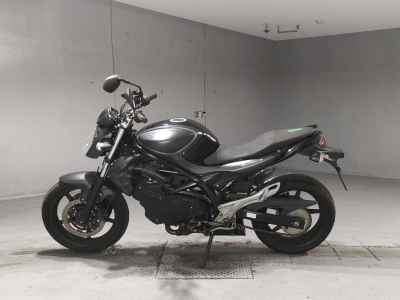 Suzuki Gladius SFV400