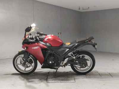 Honda CBR250R 2011
