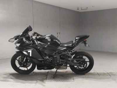 Kawasaki Ninja ZX-25R 2021