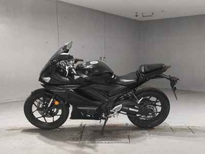Yamaha YZF-R25 2023