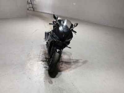 Yamaha YZF-R25 2023