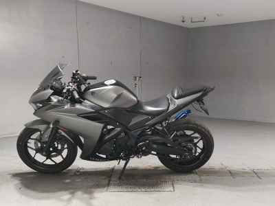 Yamaha YZF-R25 2016