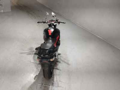 Suzuki GSR400 2012