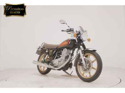 Yamaha SR400 2021