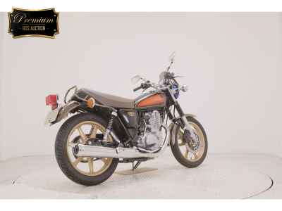 Yamaha SR400 2021
