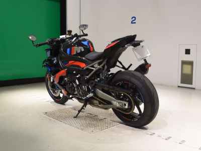 BMW M1000R 2025