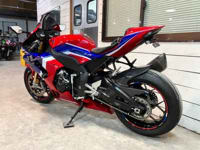 Honda CBR1000RR-R FB SP 2022