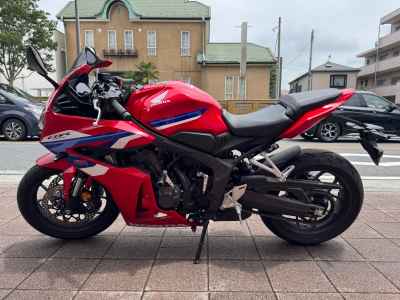 Honda CBR650R E-Clutch 2024
