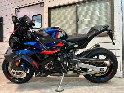 BMW M1000RR 2025