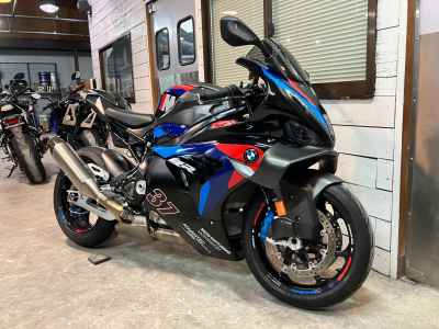 BMW M1000RR 2025