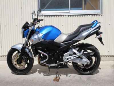 Suzuki GSR400 2009