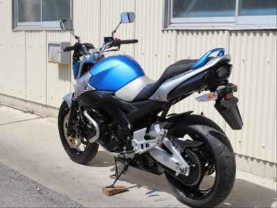 Suzuki GSR400 2009