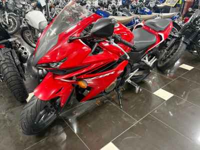 Honda CBR400R 2016
