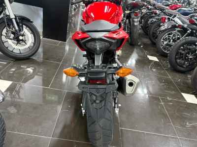 Honda CBR400R 2016