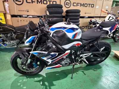BMW M1000R 2023