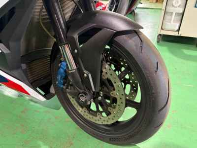 BMW M1000R 2023