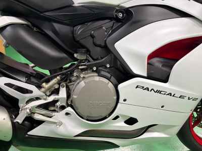 Ducati Panigale V2 2021