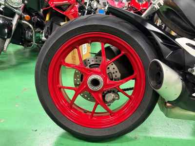Ducati Panigale V2 2021