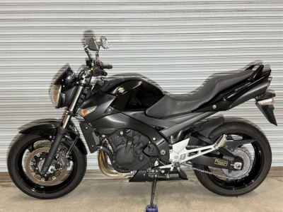 Suzuki GSR400 2012