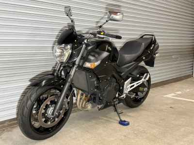 Suzuki GSR400 2012